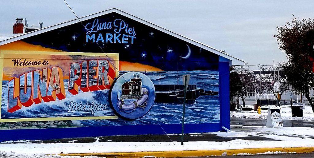 Luna Pier Market